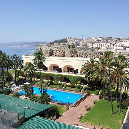 Parador De Ceuta Esterno foto